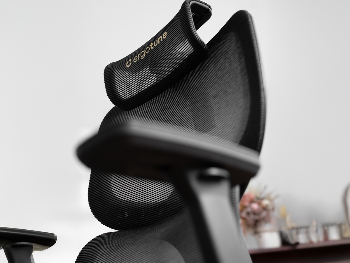 Kids and Teens Studying at Home: When Do They Need a Real Chair?